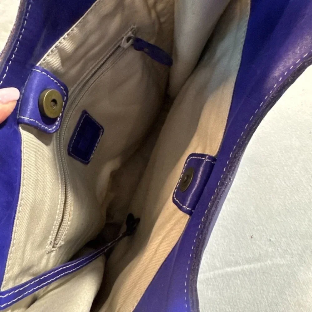 Vintage XXL Frye Skull Handbag - Picture 3 of 15